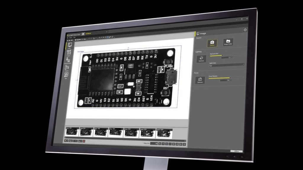 หน้าจอ In-Sight Vision Suite แสดงภาพแผงวงจรและการตั้งค่ารับภาพ